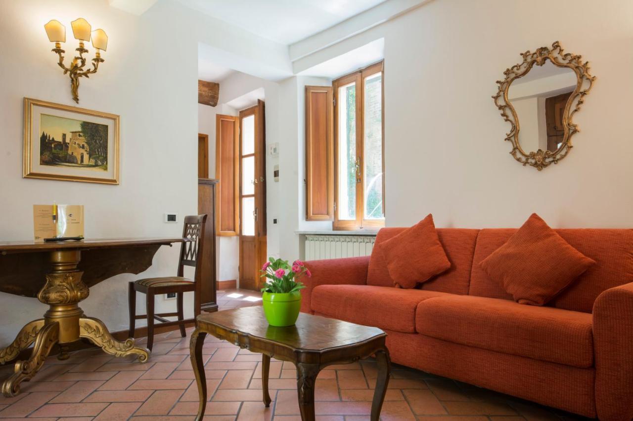 Regis Aparthotel 2*