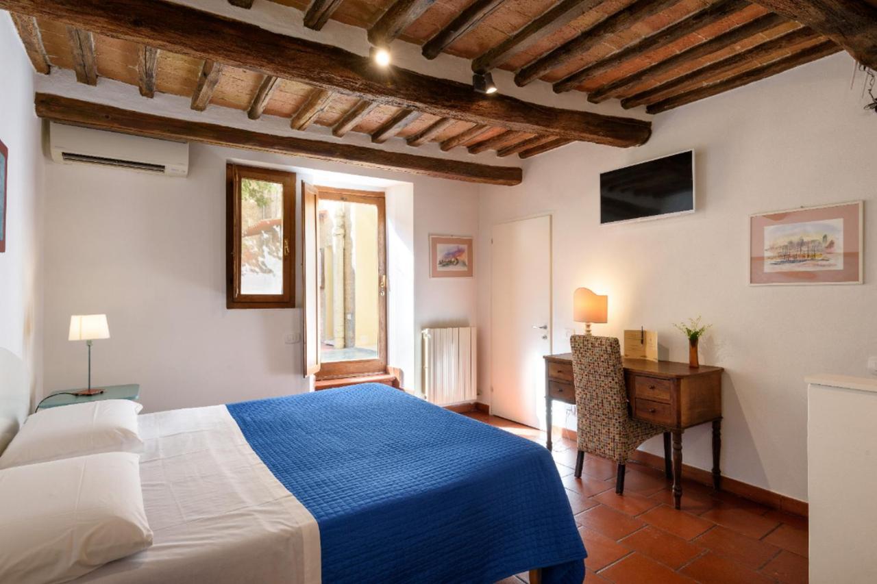 Regis Apartahotel 2*